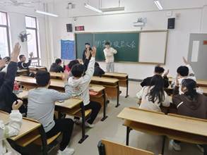 8250550d0f8d5529403520a9c7b2e69